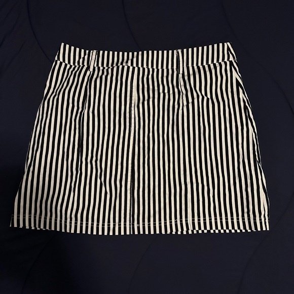 Miss love button front skirt navy and white stripe size M. - Picture 2 of 3